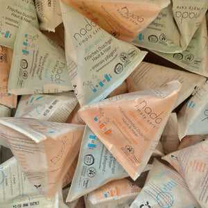 Du hast bereits eine Flasche um dein Shampoo nachzufüllen? Dann bestell dir Refills und spare bei jedem Nachfüllen eine Plastikflasche und 80% Transport-Emissionen!